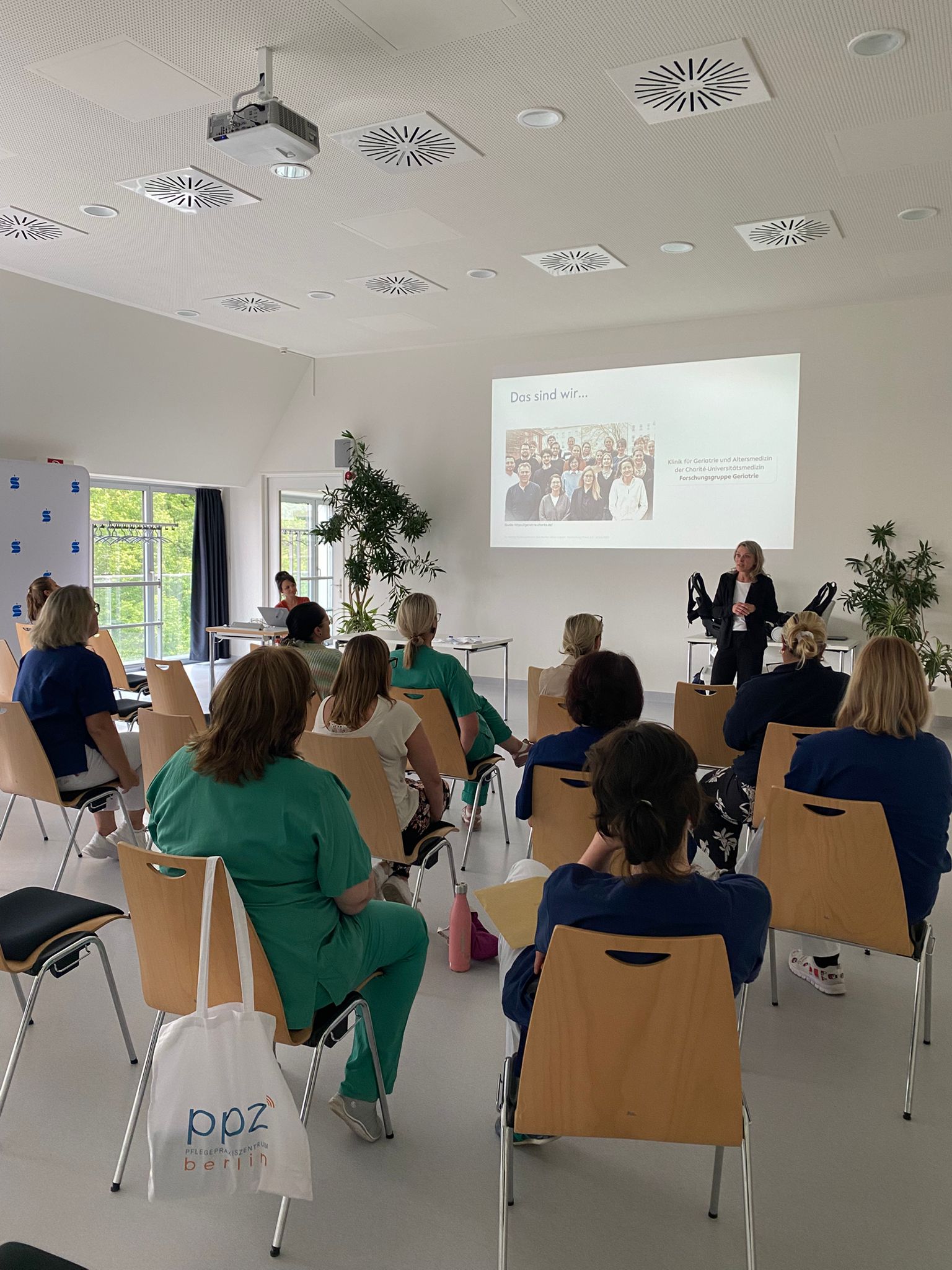 PPZ Berlin zu Gast im Sana Klinikum Lichtenberg – gemeinsam Innovationen für die Pflege gestalten